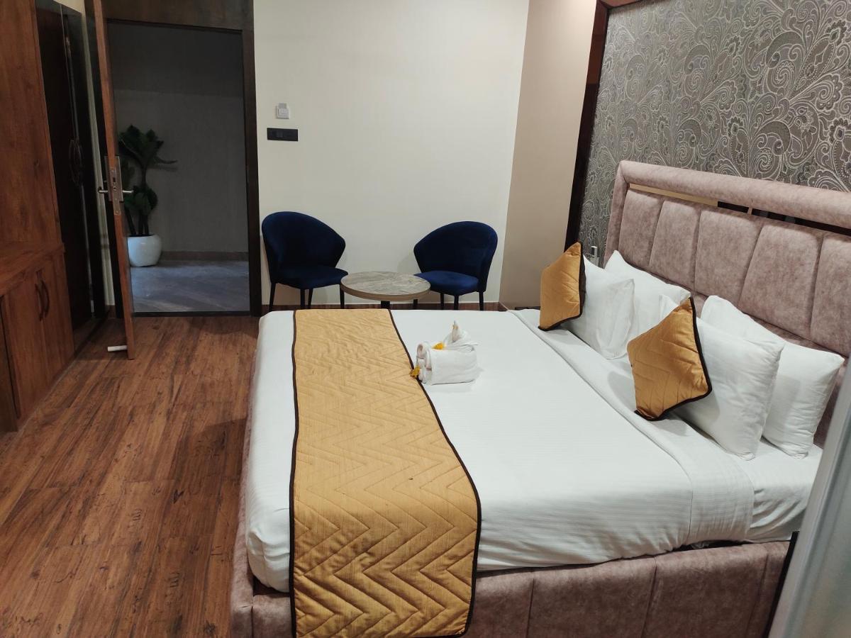 Hotel Lavish Inn Gondia Ngoại thất bức ảnh